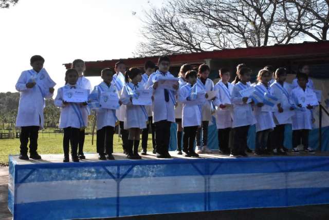 En la Escuela N°481 “Fundación Ford”, los chicos de nivel inicial y primaria participaron de un emotivo acto